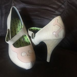 Bettie Page Skull & Crossbones Shoes W10